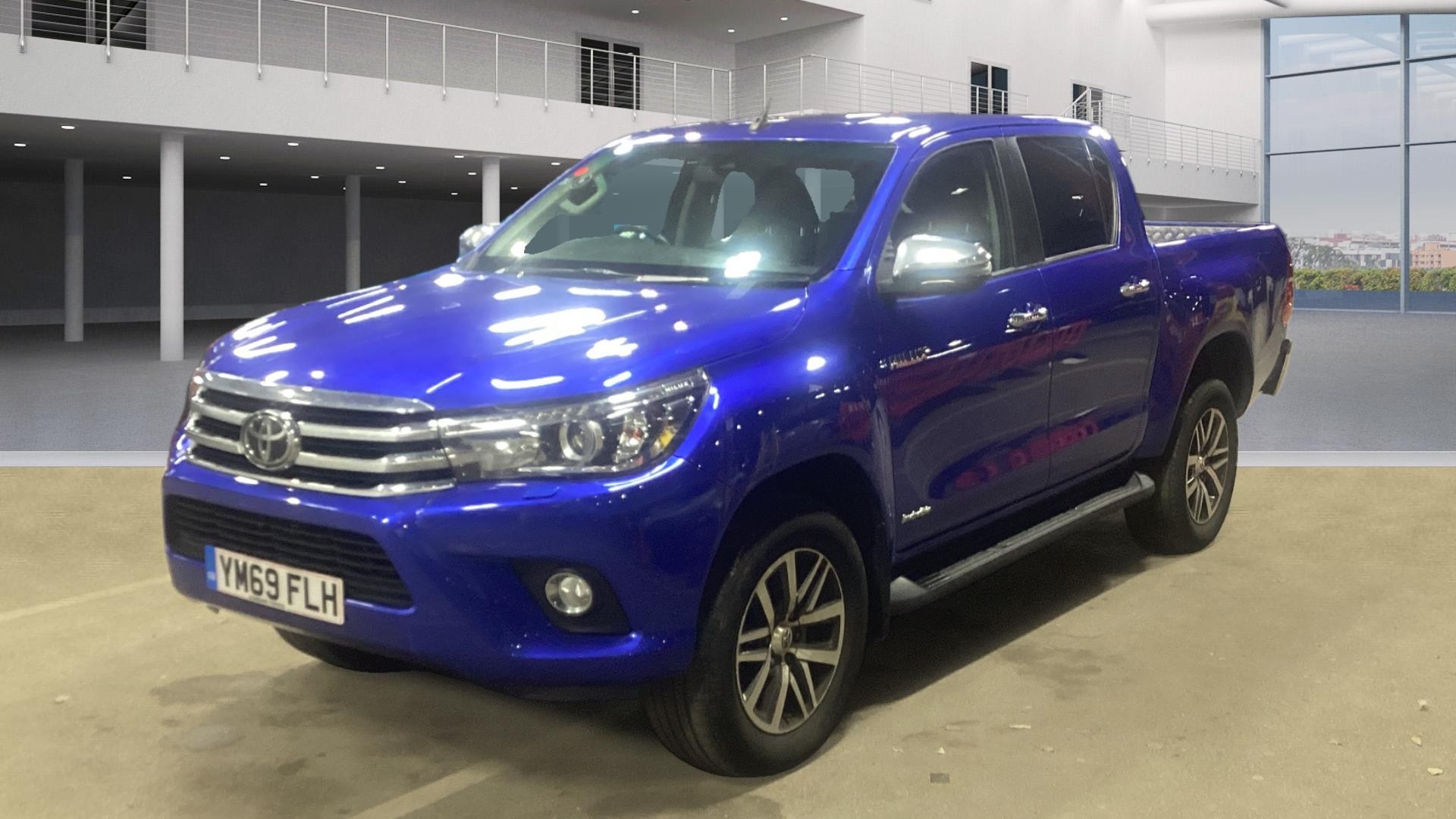 TOYOTA Hilux